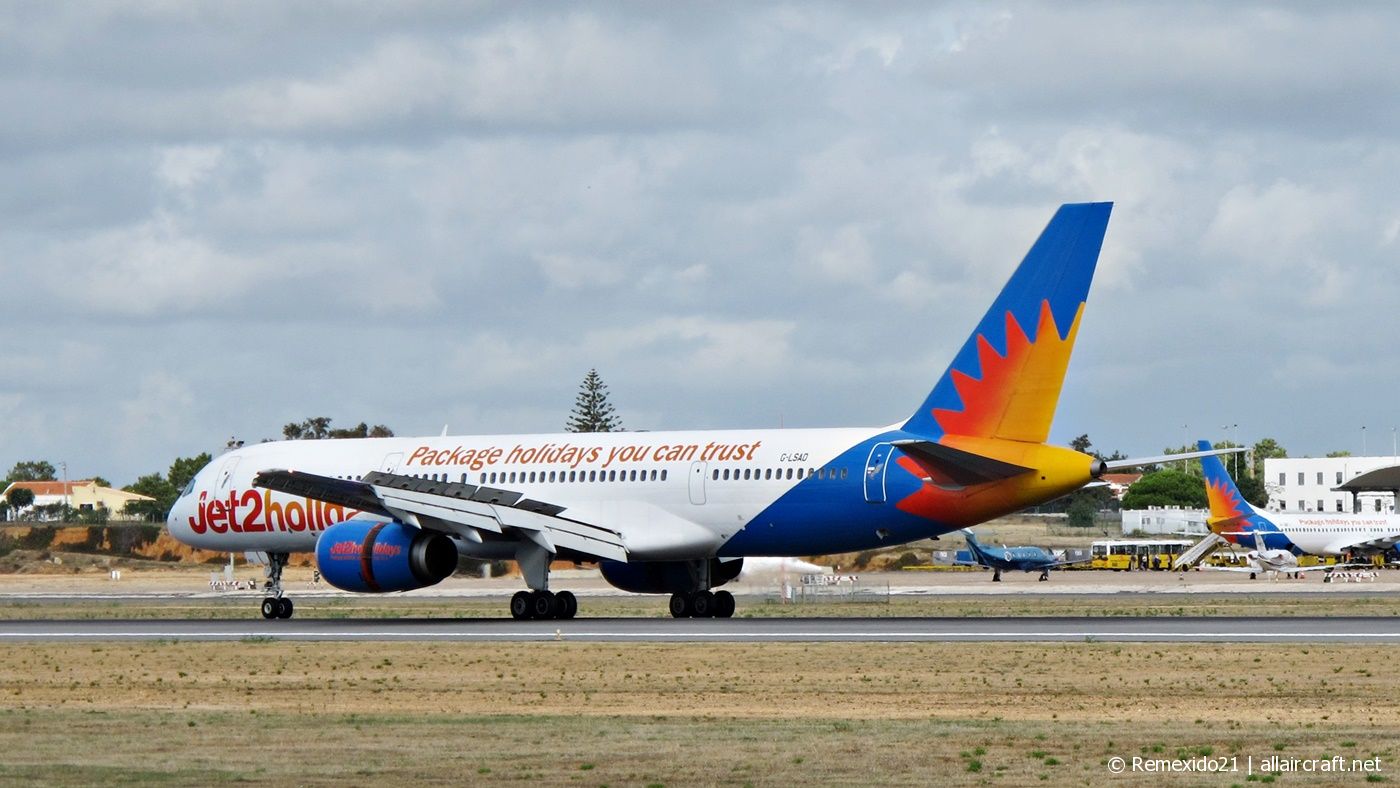 G-LSAD (24397) 1989 Boeing 757-236