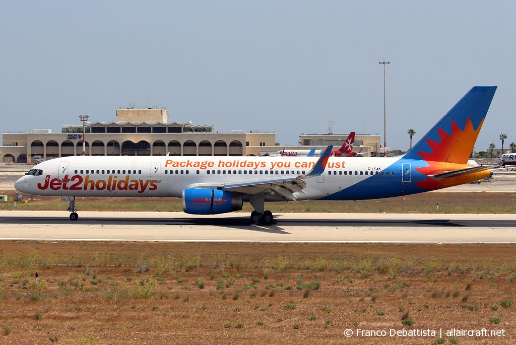 G-LSAK · Boeing 757-23N(WL) · (MLA / LMML)
