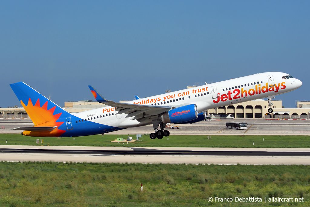 G-LSAN · Boeing 757-2K2(WL) · (MLA / LMML)