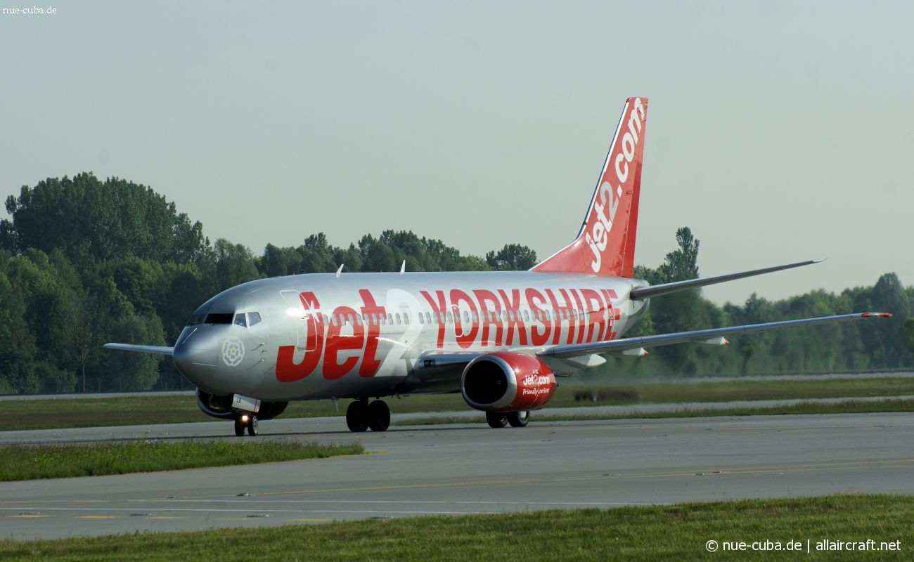 G-CELB (23664) 1986 Boeing 737-377