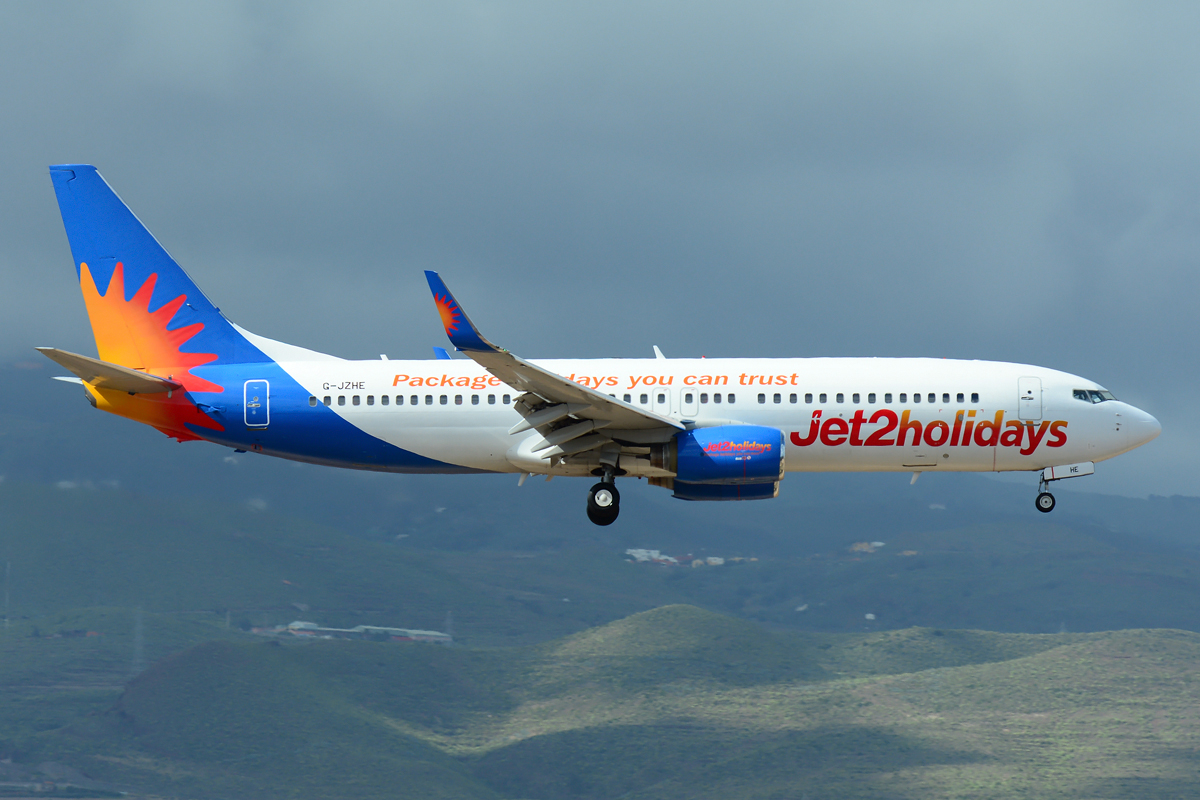 G-JZHE (30390) 2000 Boeing 737-8K2(WL)