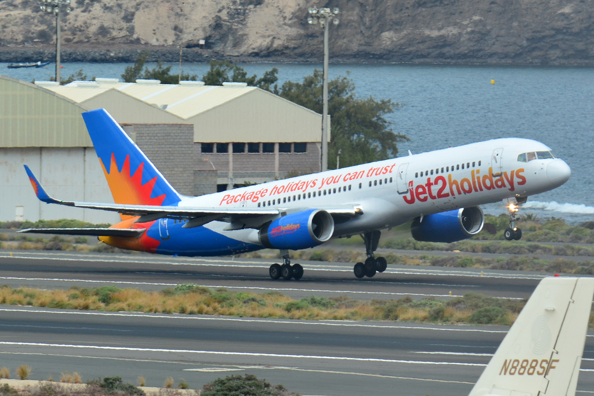 G-LSAK · Boeing 757-23N(WL) · (LPA / GCLP)