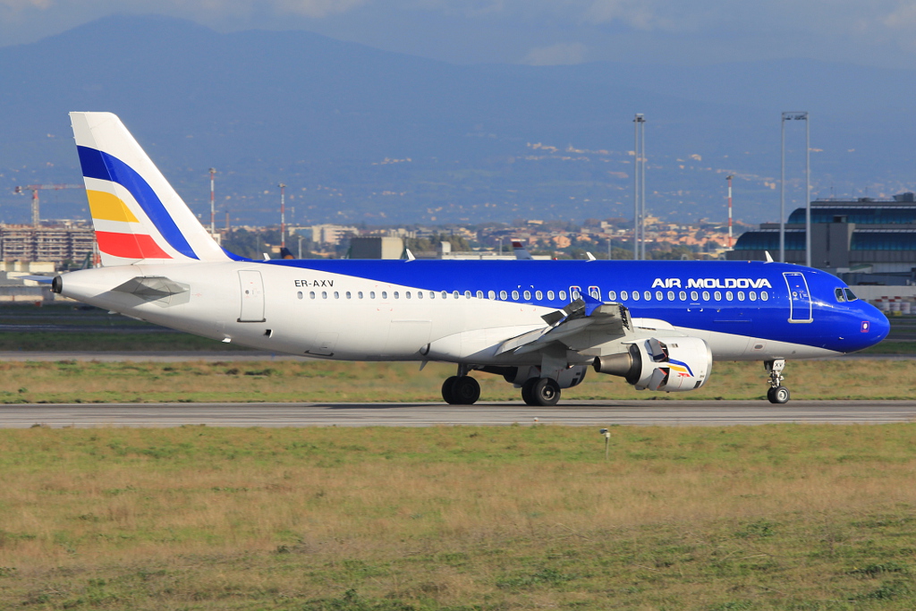 ER-AXV · Airbus A320-211 · (FCO / LIRF)