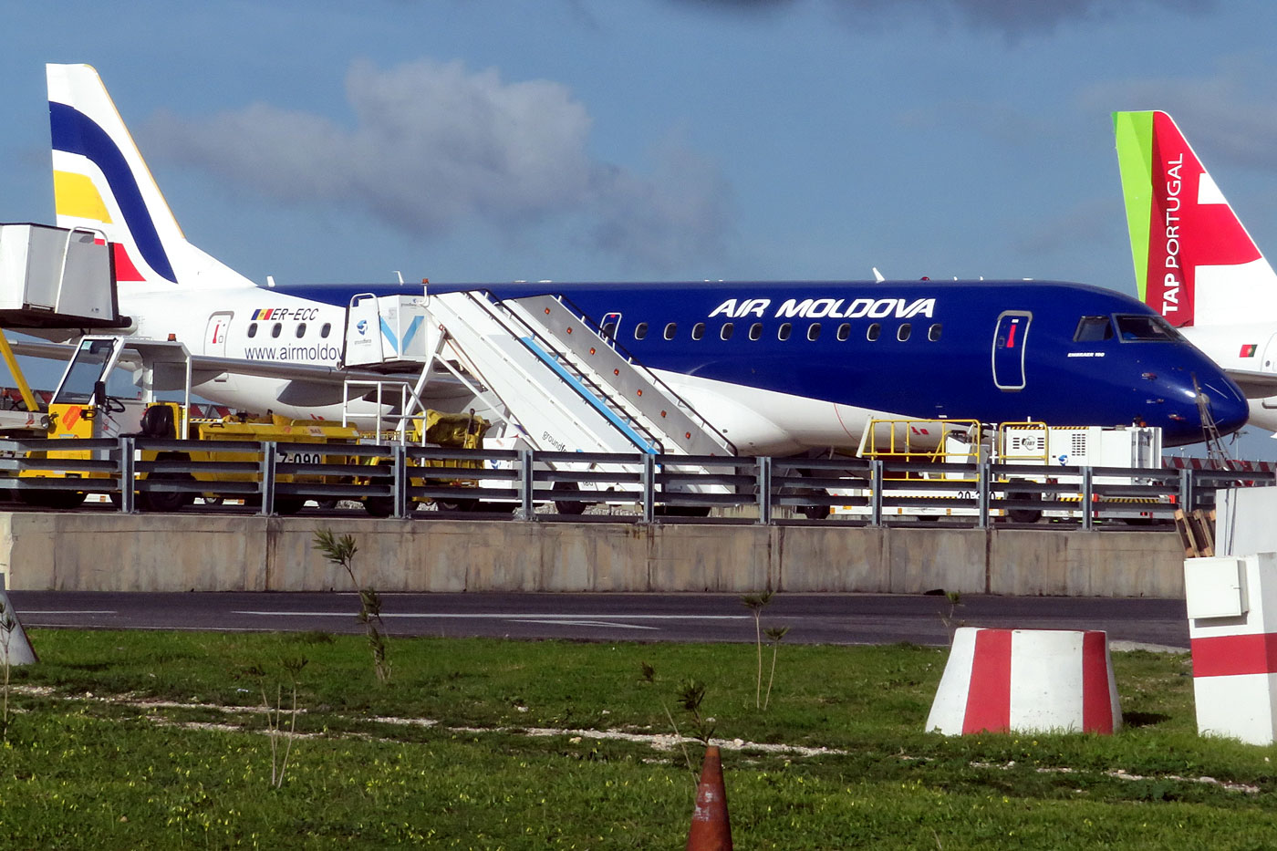 ER-ECC (cn 19000130) Embraer 190-100IGW