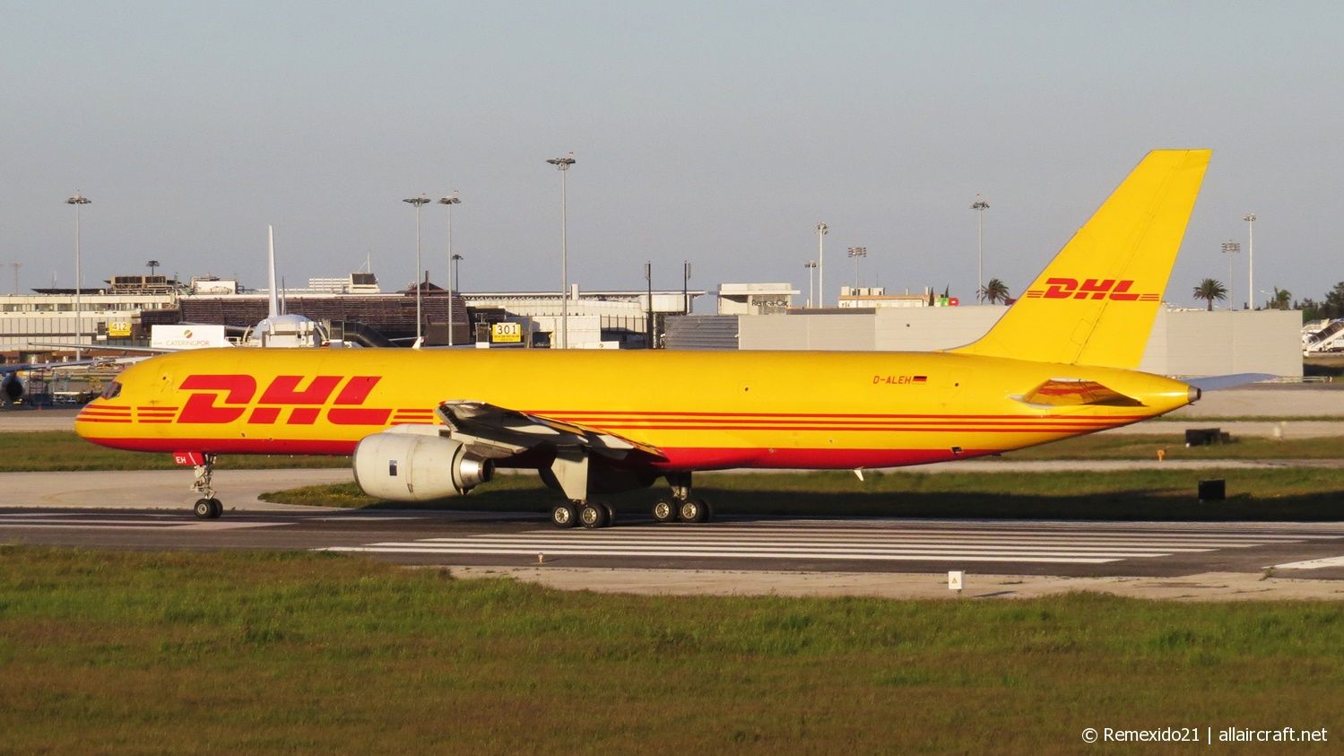 D-ALEH · Boeing 757-236(SF) · (LIS / LPPT)