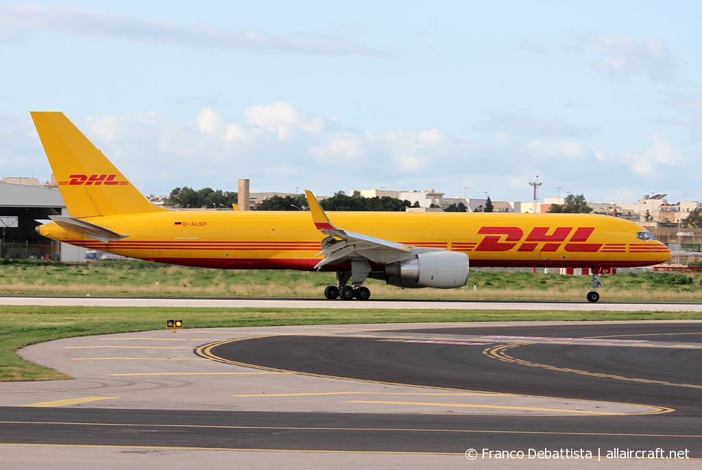 D-ALEP (30046) 2002 Boeing 757-2Q8 PCF WL