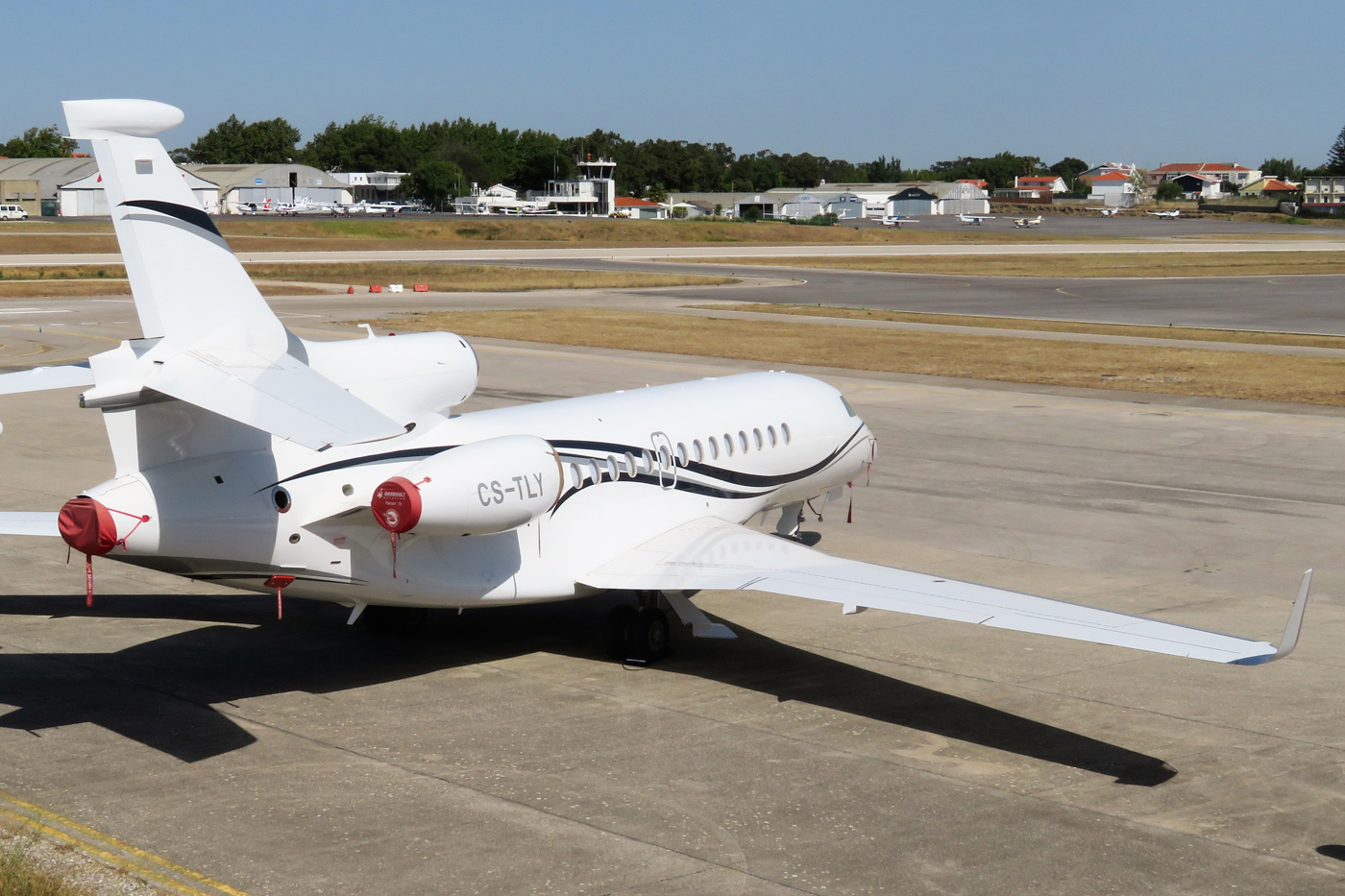 CS-TLY · Dassault Falcon 7X · (LPCS)