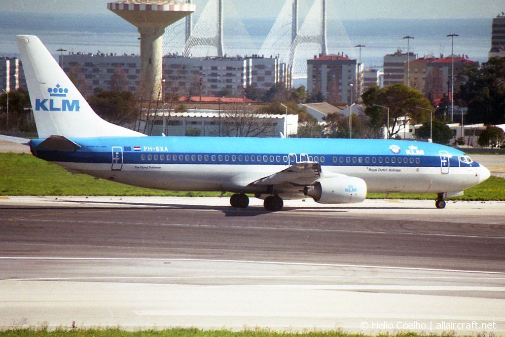 PH-BXA · Boeing 737-8K2 · (LIS / LPPT)