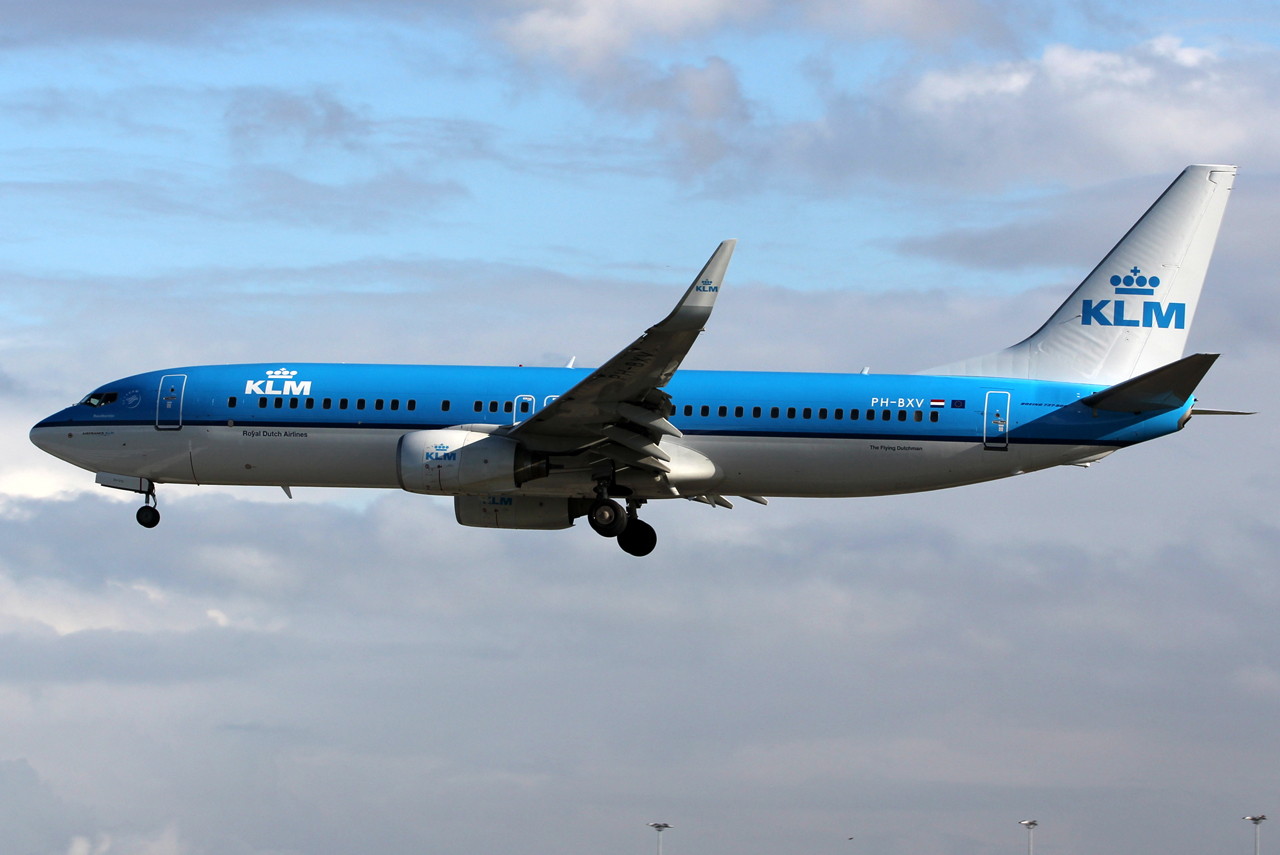 PH-BXV · Boeing 737-8K2(WL) · (LIS / LPPT)
