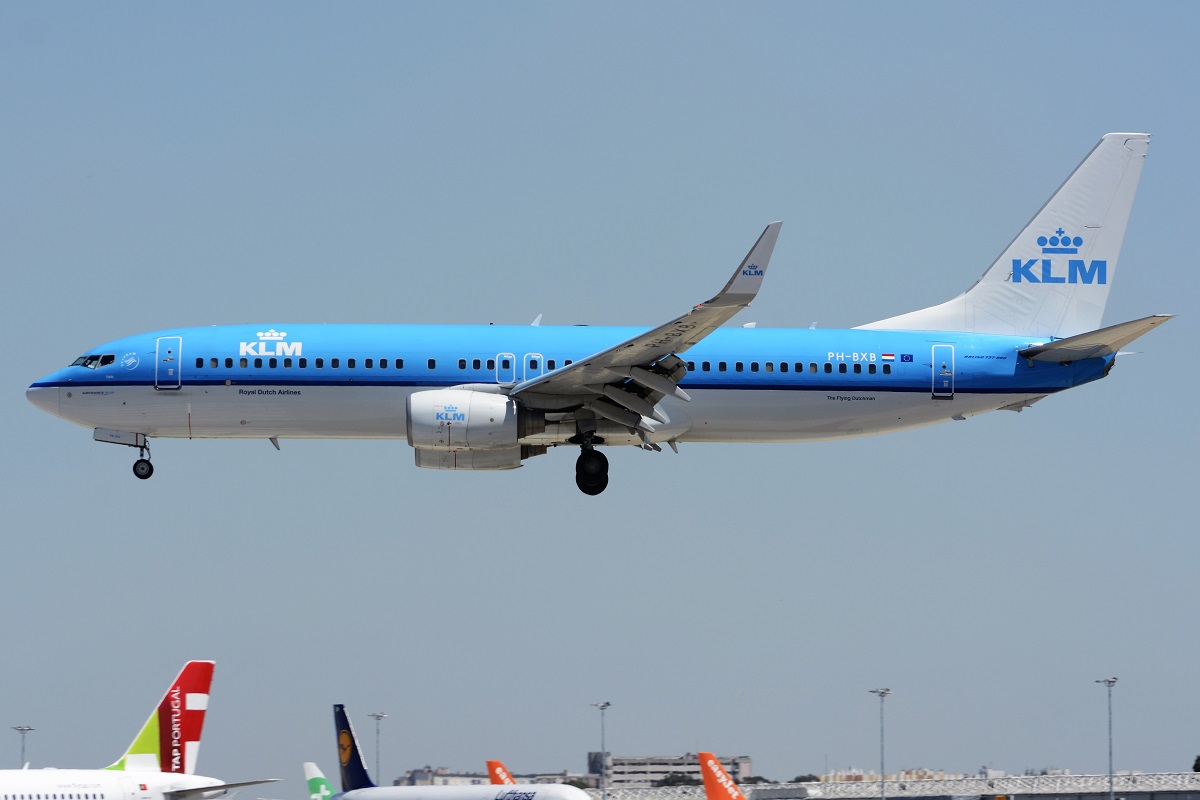 PH-BXB (29132) 1999 Boeing 737-8K2(WL)