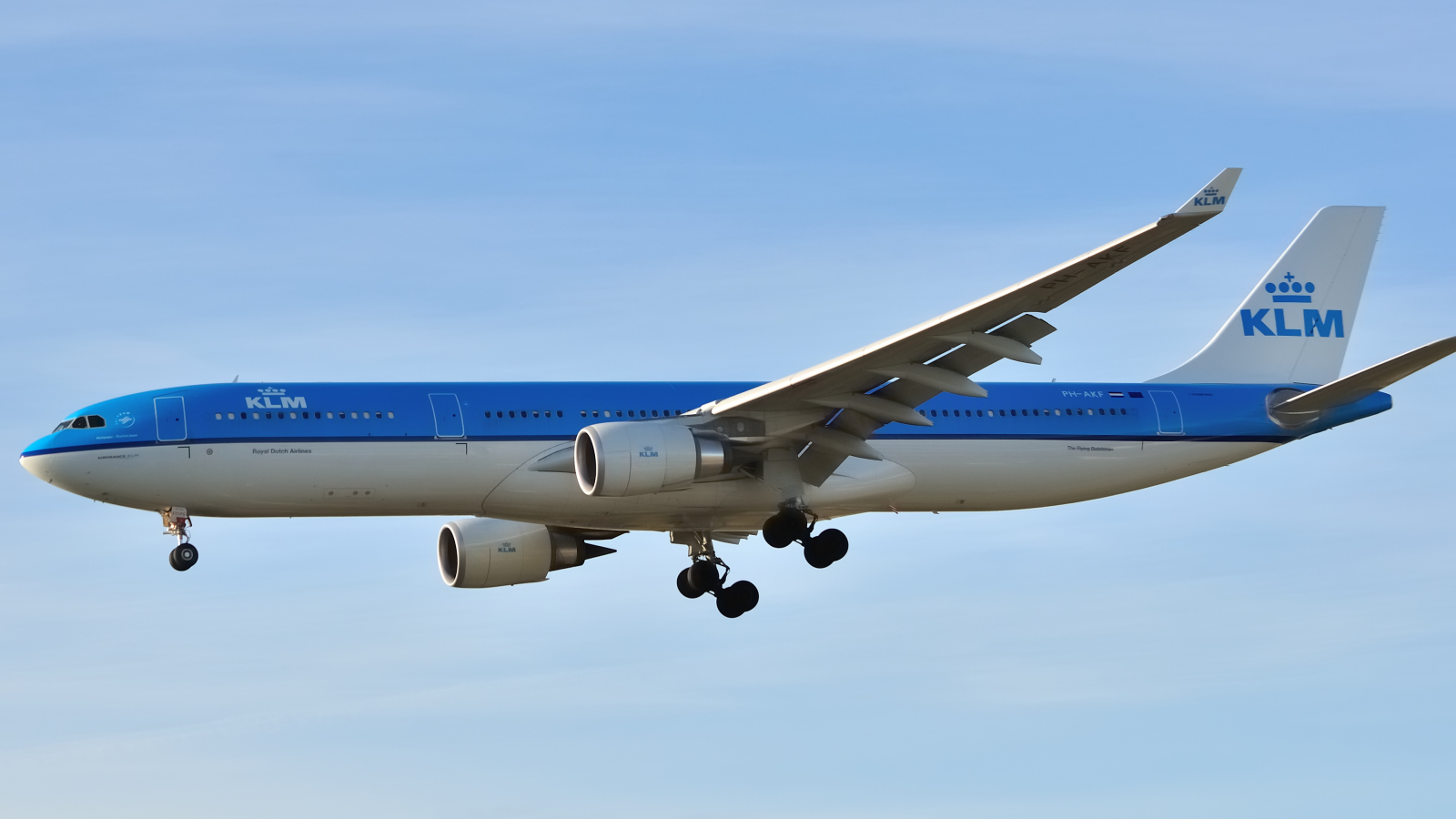 PH-AKF · Airbus A330-303 · (YUL / CYUL)