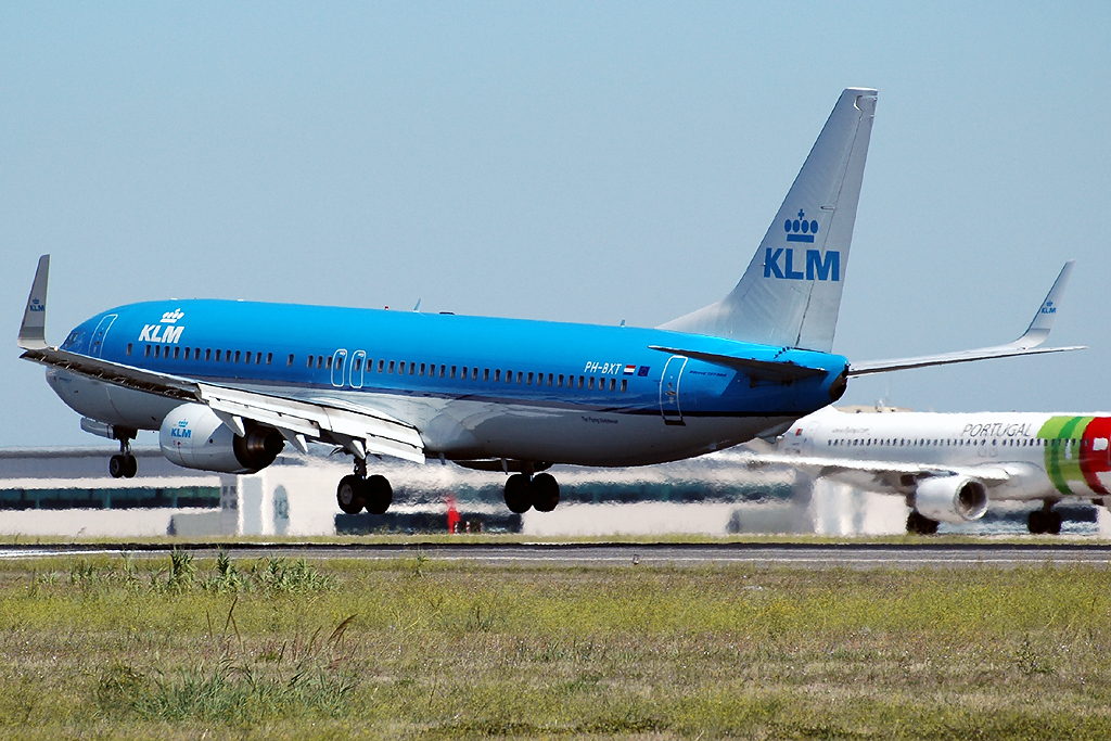 PH-BXT · Boeing 737-9K2(WL) · (LIS / LPPT)