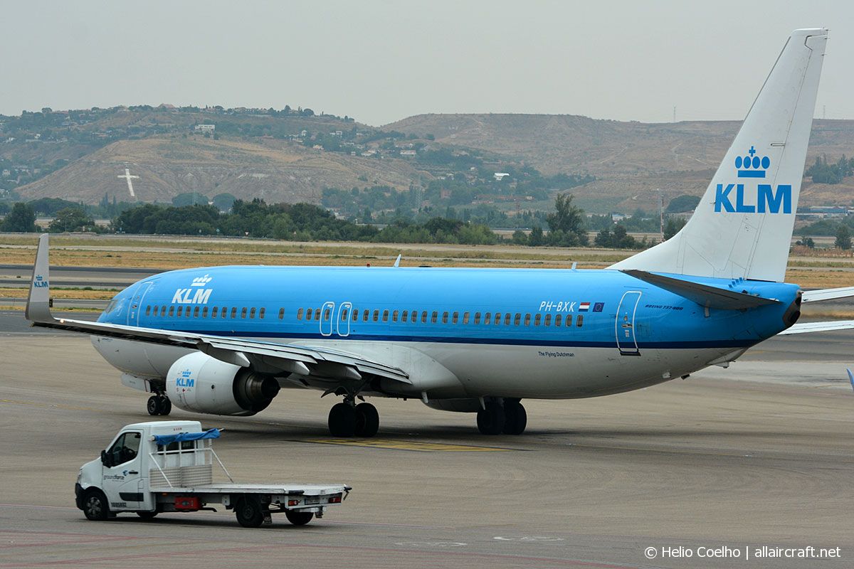 PH-BXK · Boeing 737-8K2(WL) · (MAD / LEMD)