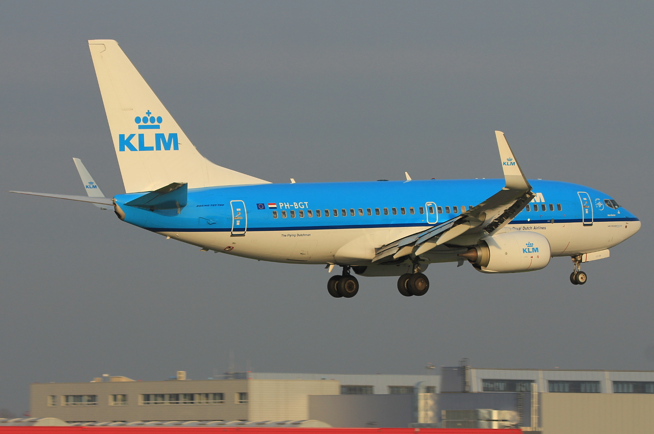 PH-BGT · Boeing 737-7K2(WL) · (WAW / EPWA)