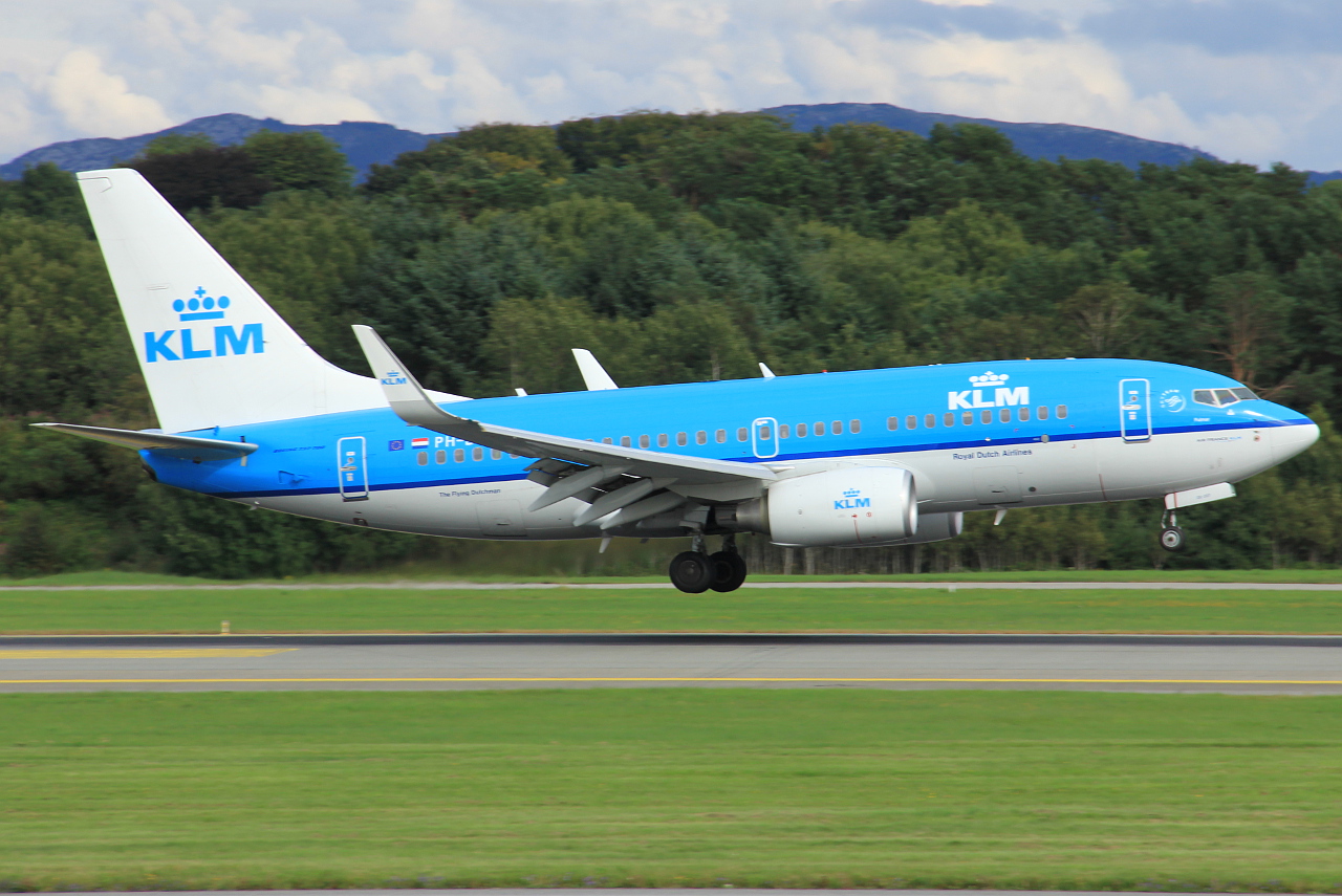 PH-BGK · Boeing 737-7K2(WL) · (SVG / ENZV)