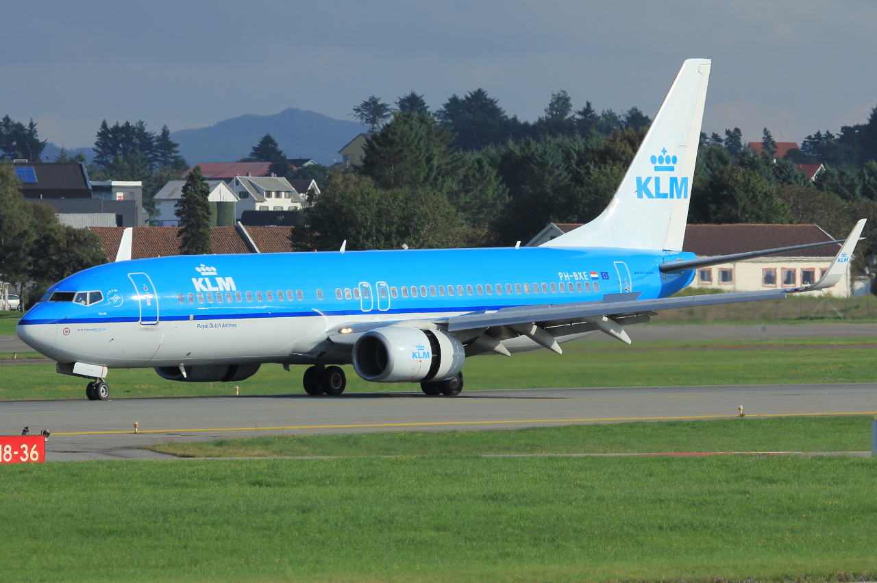 PH-BXE · Boeing 737-8K2(WL) · (SVG / ENZV)