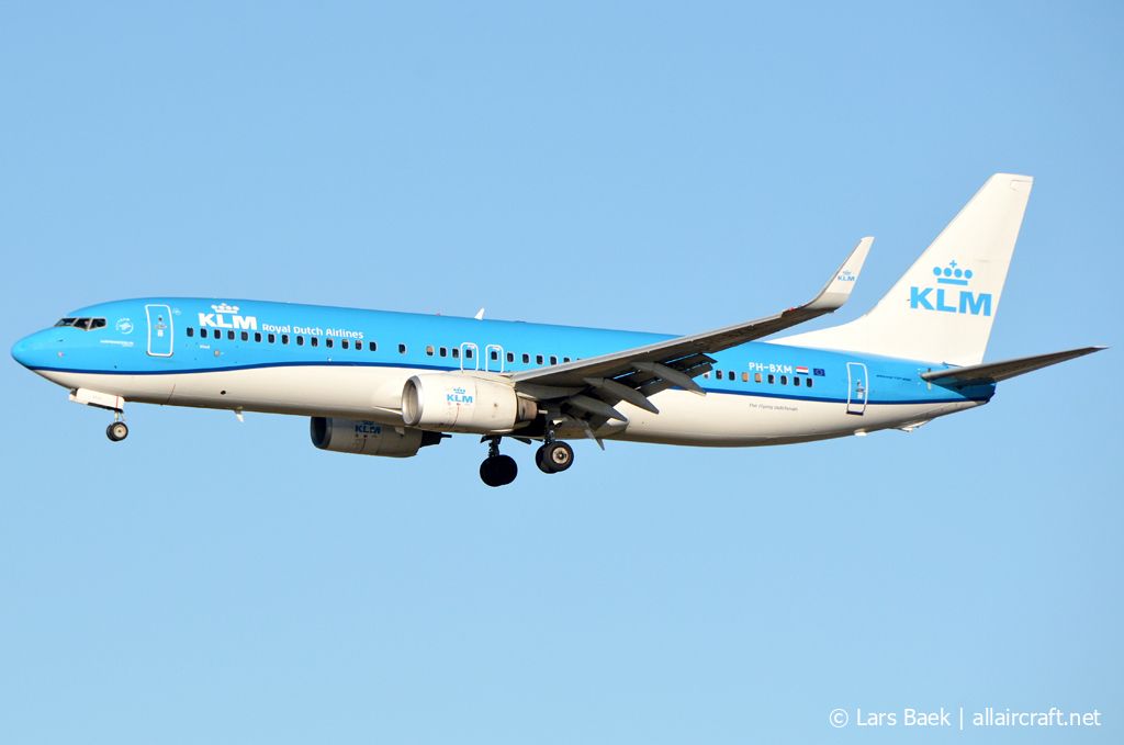 PH-BXM (30355) 2000 Boeing 737-8K2(WL)