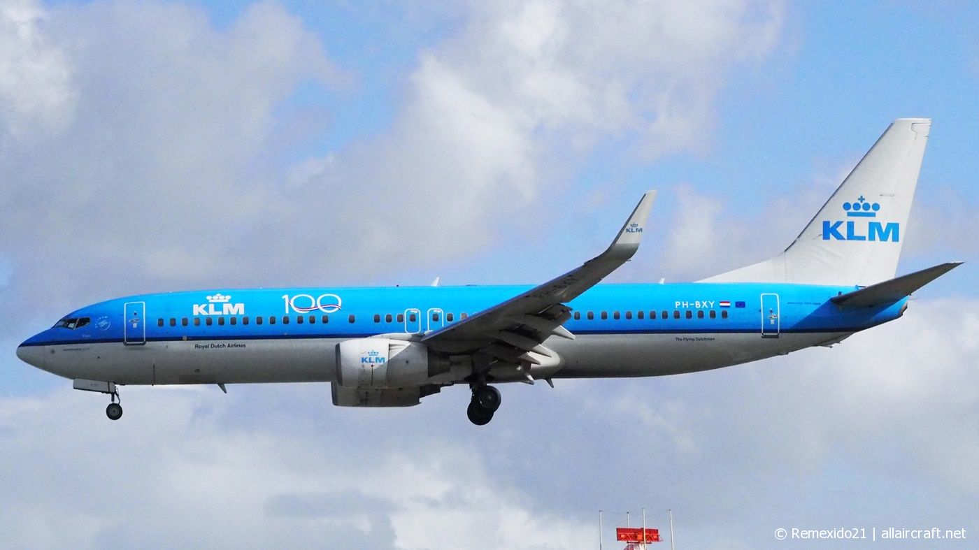 PH-BXY · Boeing 737-8K2(WL) · (LIS / LPPT)
