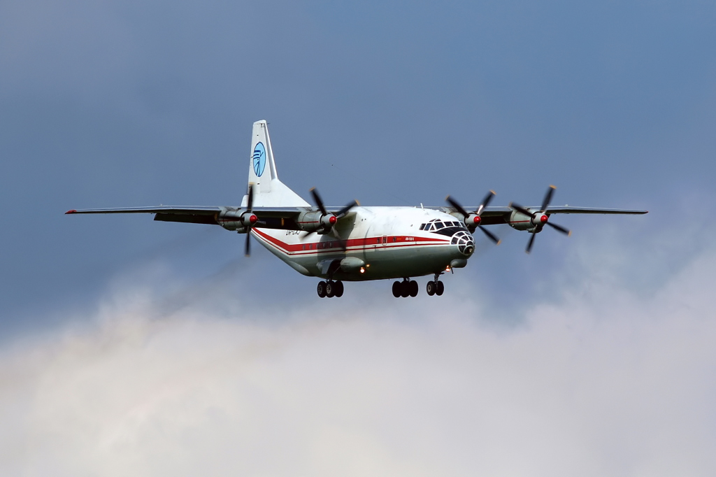 UR-CAJ (8346106) Antonov An-12BK