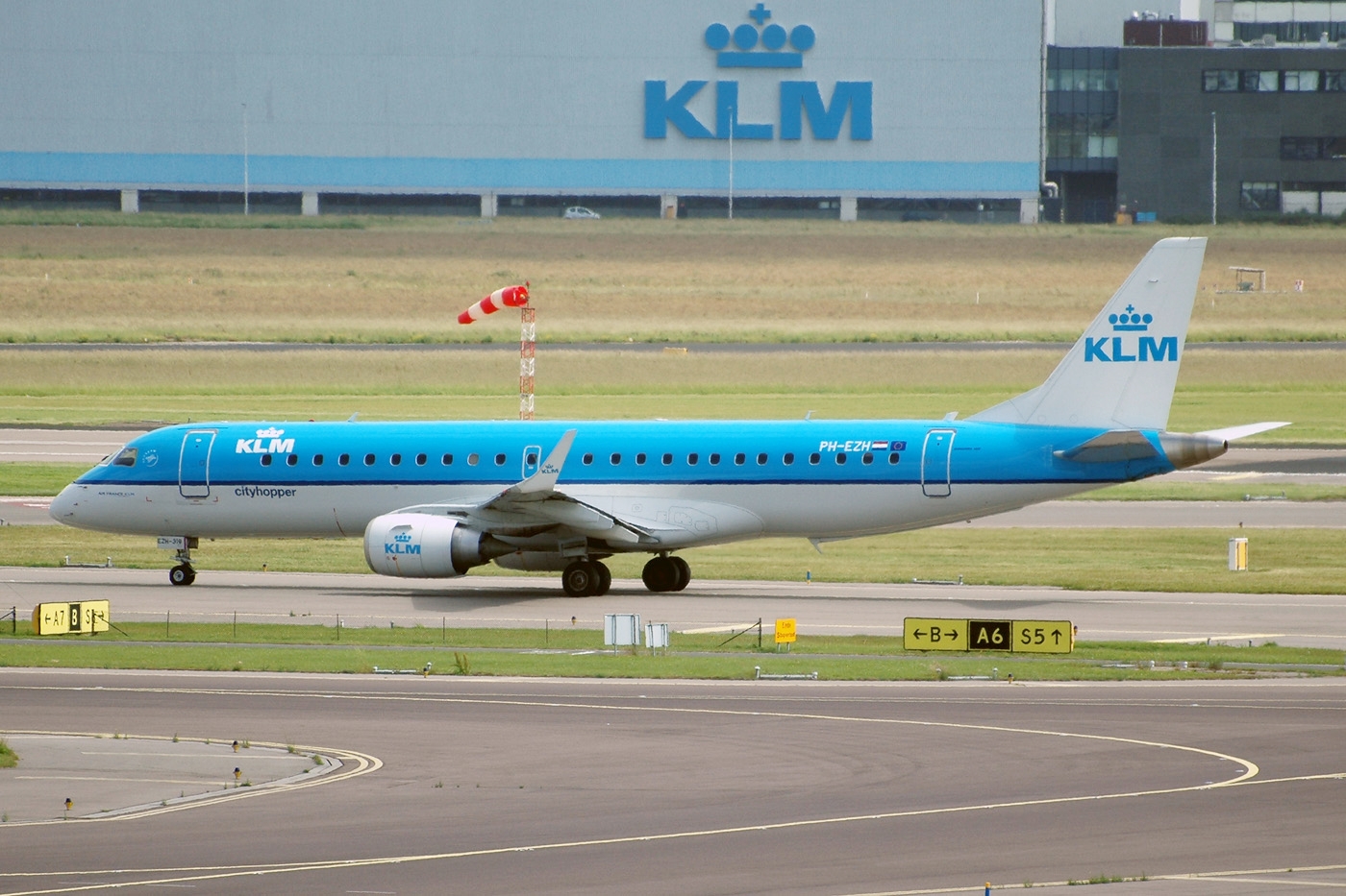 PH-EZH · Embraer 190-100STD · (AMS / EHAM)