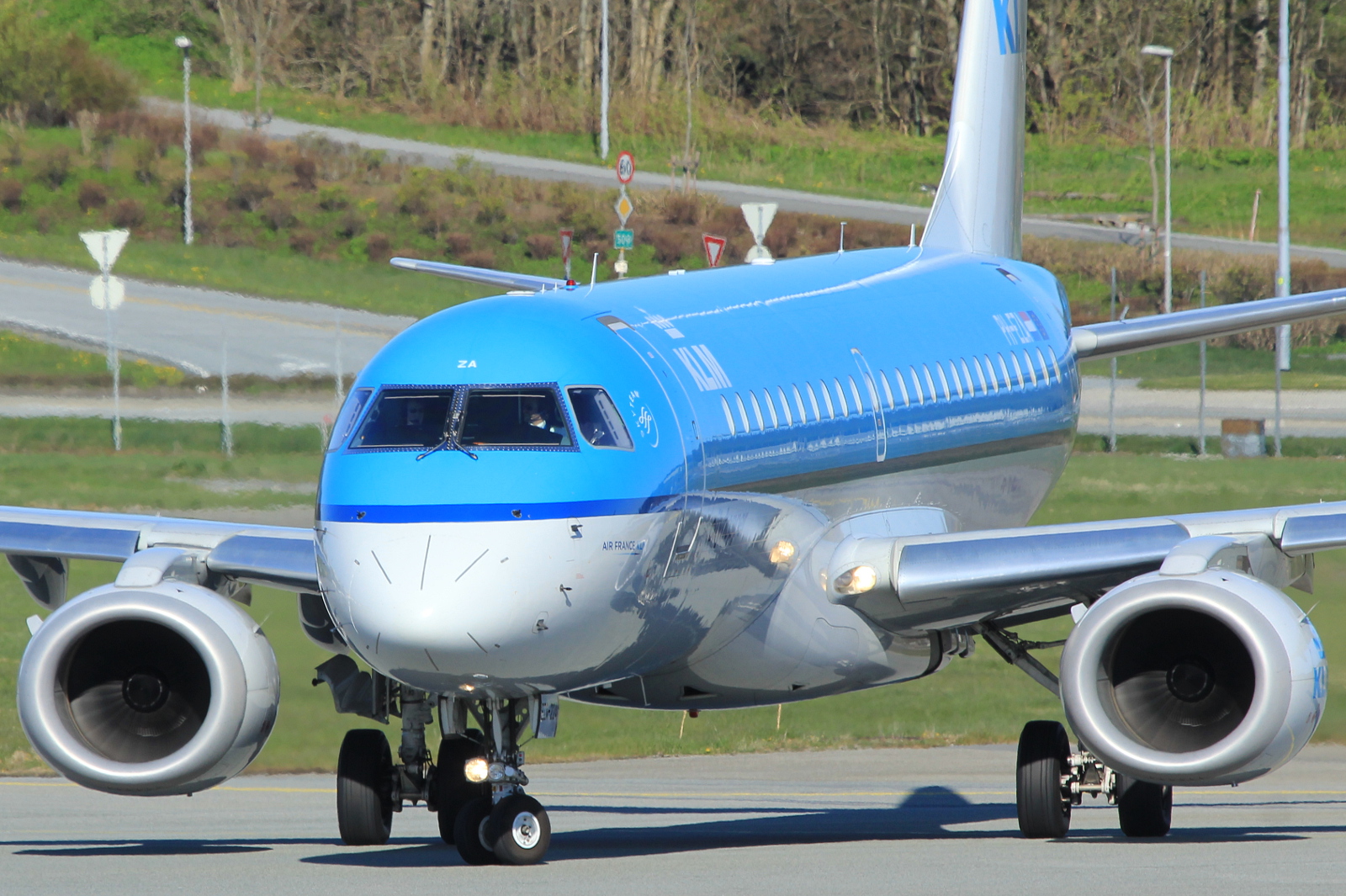PH-EZA · Embraer 190-100STD · (SVG / ENZV)