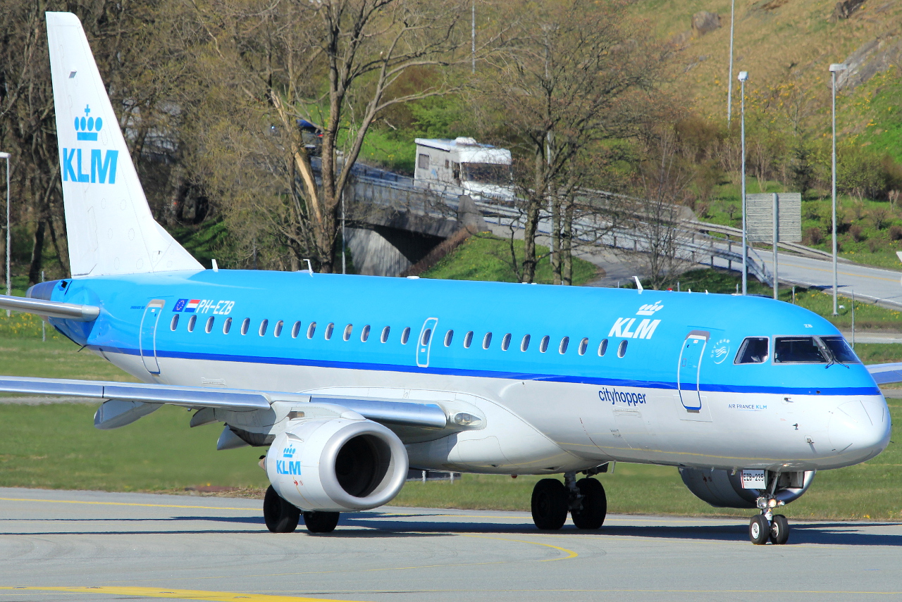 PH-EZB (19000235) Embraer 190-100STD
