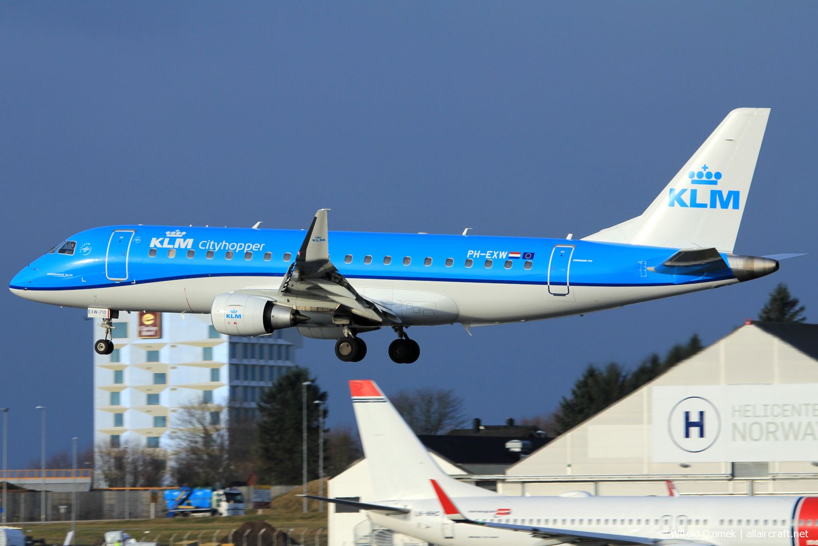PH-EXW · Embraer 170-200STD · (SVG / ENZV)