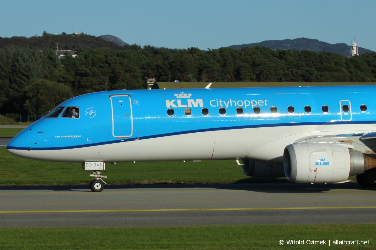 PH-EZO · Embraer 190-100STD · (SVG / ENZV)