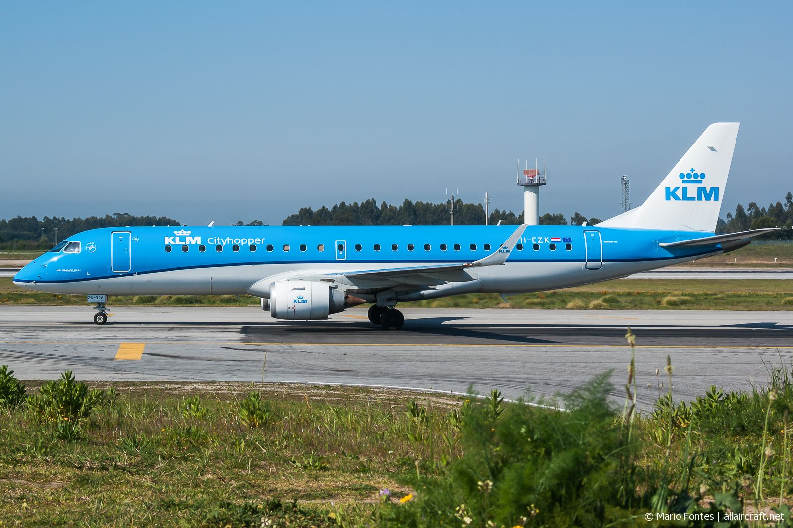 PH-EZK · Embraer 190-100STD · (OPO / LPPR)