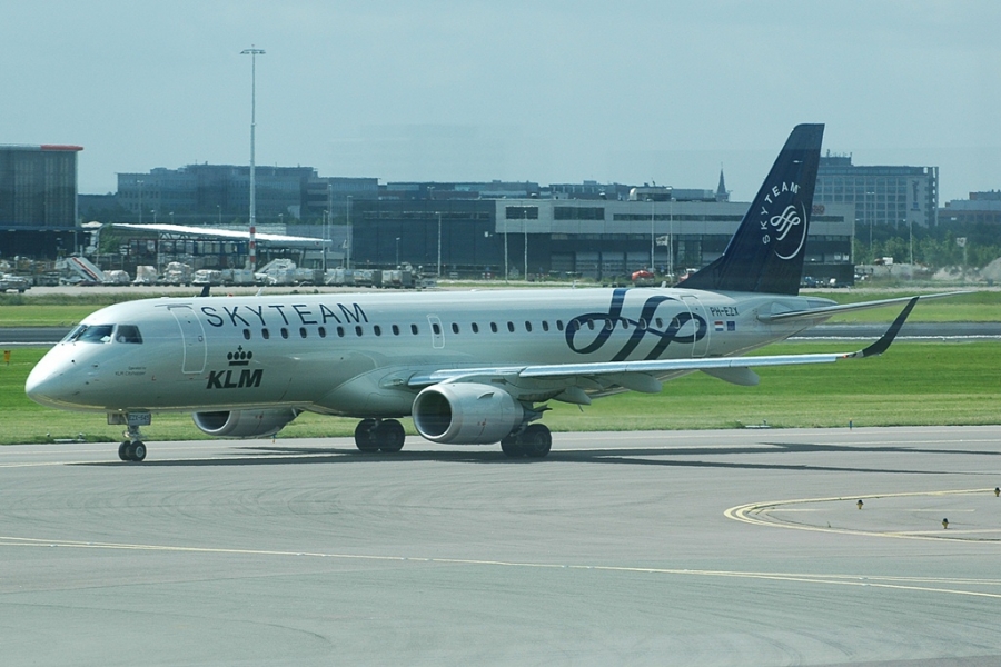 PH-EZX (19000545) Embraer 190-100STD