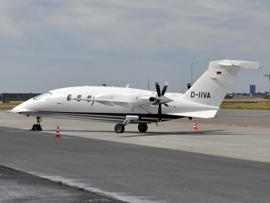 D-IIVA (1125) 2007 Piaggio P-180 Avanti II