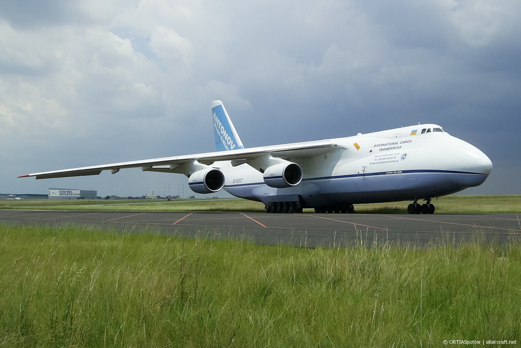 UR-82027 (19530502288) 1990 Antonov An-124-100