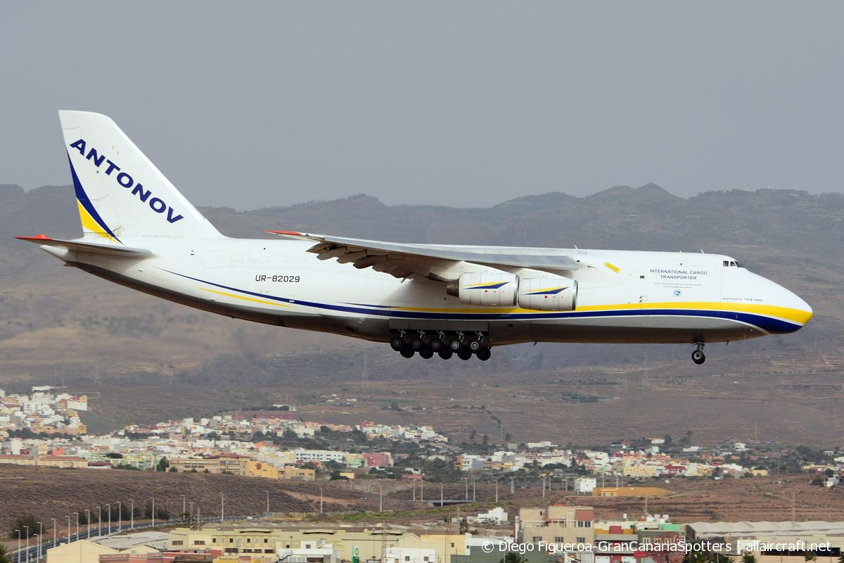 UR-82029 (19530502630) 1991 Antonov An-124-100