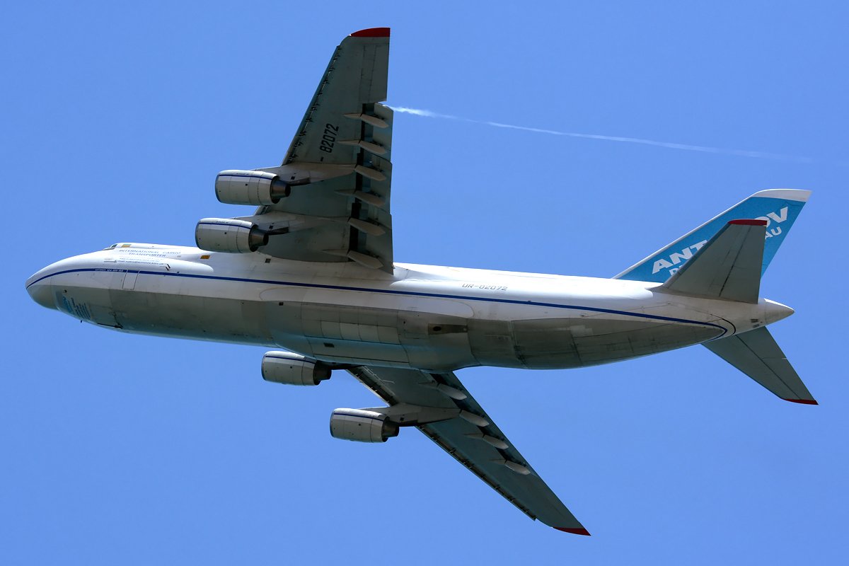 UR-82072 (9773053359136) 1993 Antonov An-124-100