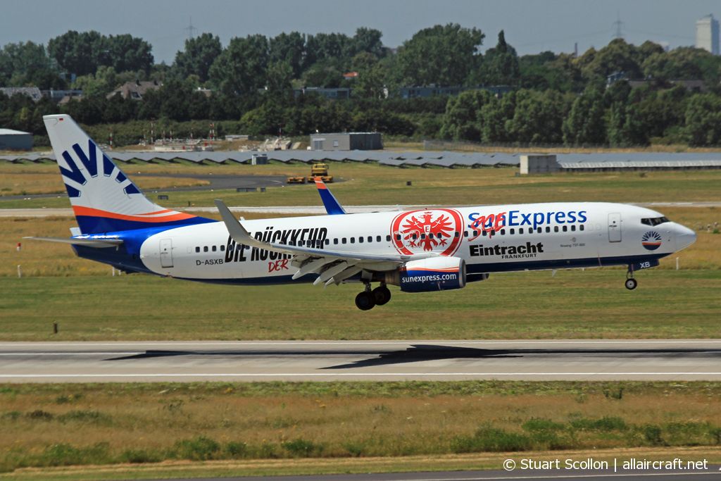 D-ASXB (30420) 2002 Boeing 737-8Z9 WL