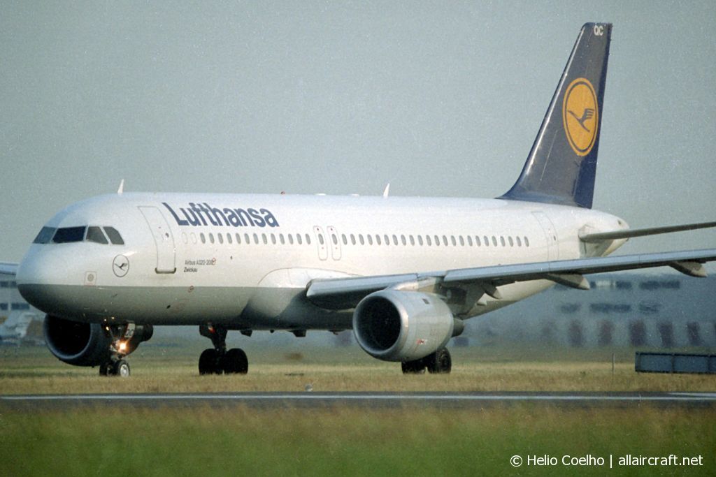 D-AIQC · Airbus A320-211 · (LHR / EGLL)