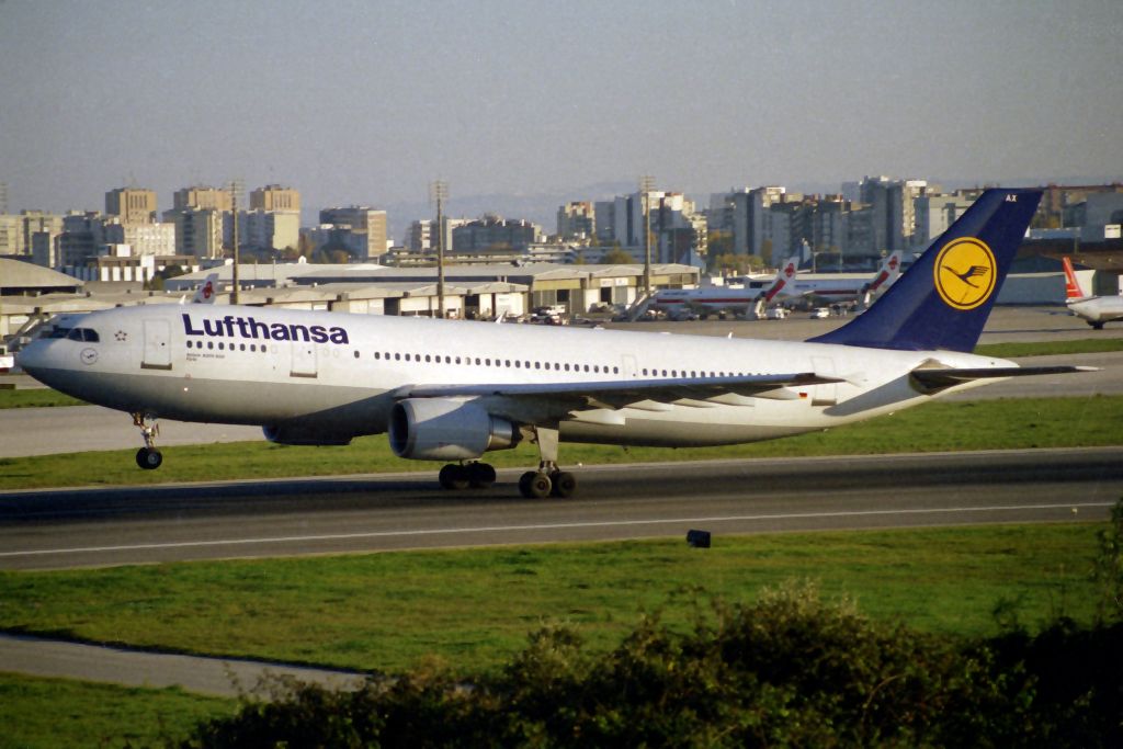 D-AIAX · Airbus A300B4-605R · (LIS / LPPT)