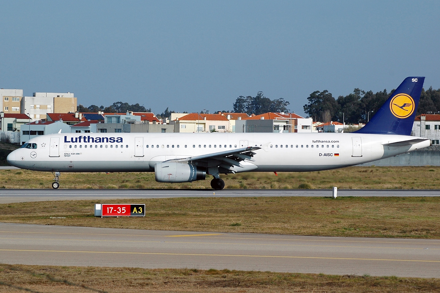D-AISC · Airbus A321-231 · (OPO / LPPR)