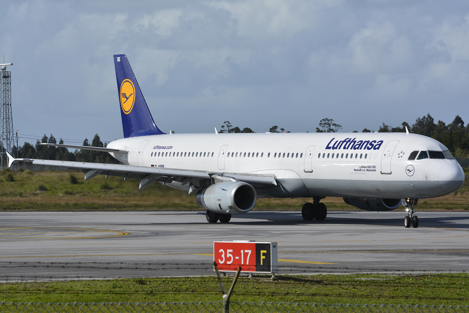 D-AISE · Airbus A321-231 · (OPO / LPPR)