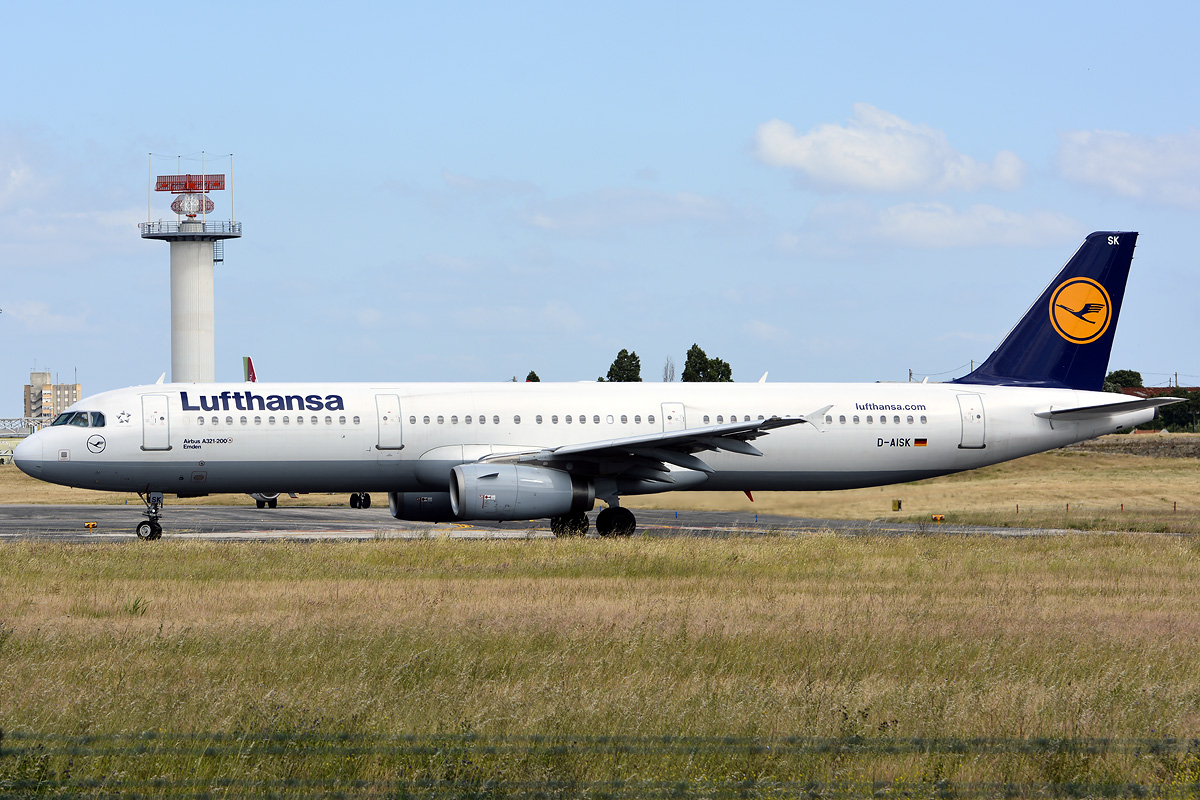 D-AISK · Airbus A321-231 · (LIS / LPPT)