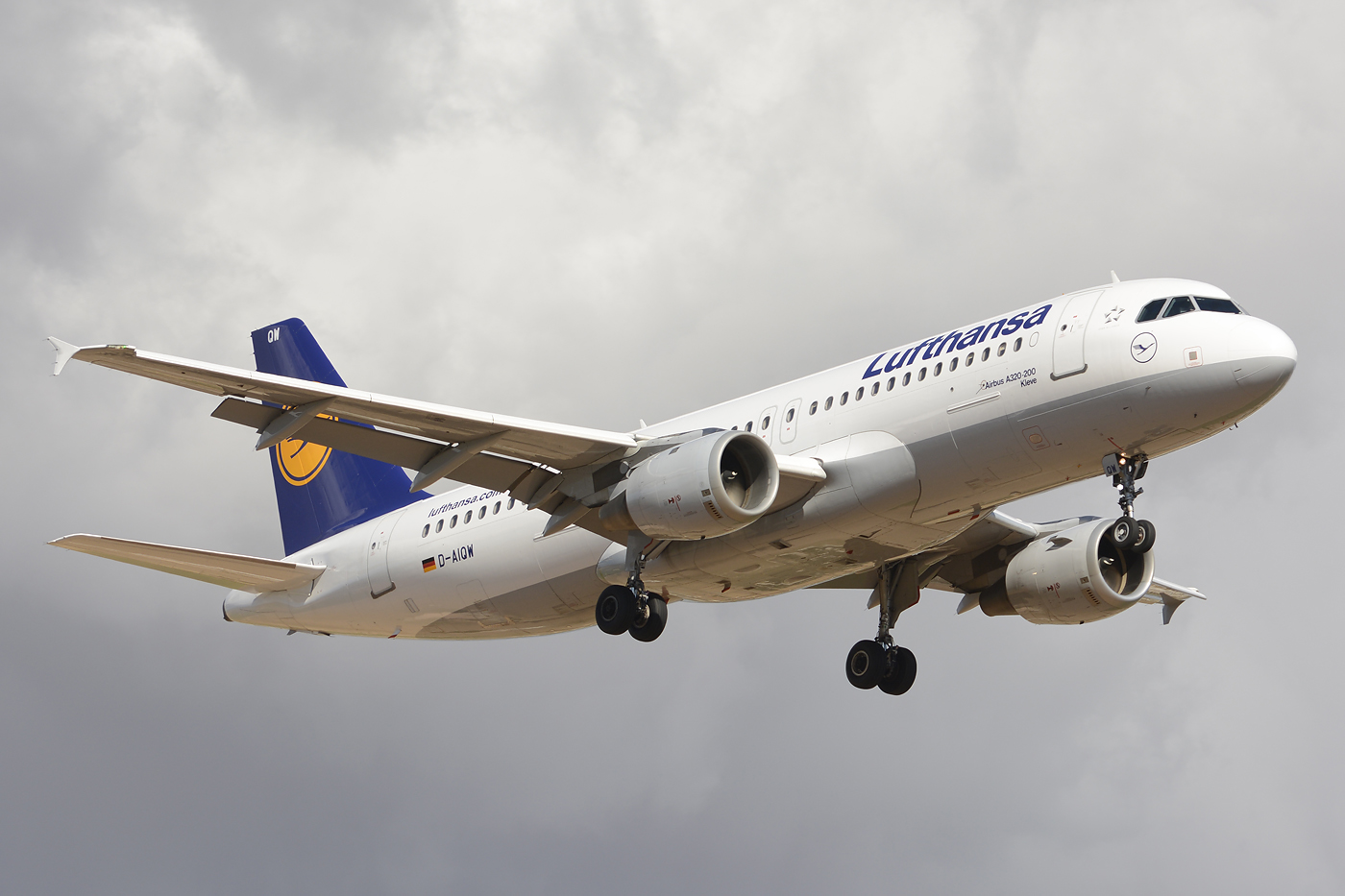 D-AIQW · Airbus A320-211 · (PMI / LEPA / LESJ)