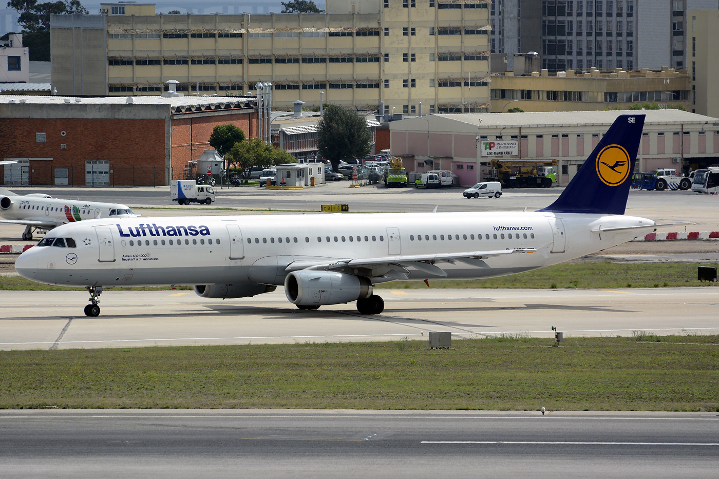 D-AISE · Airbus A321-231 · (LIS / LPPT)
