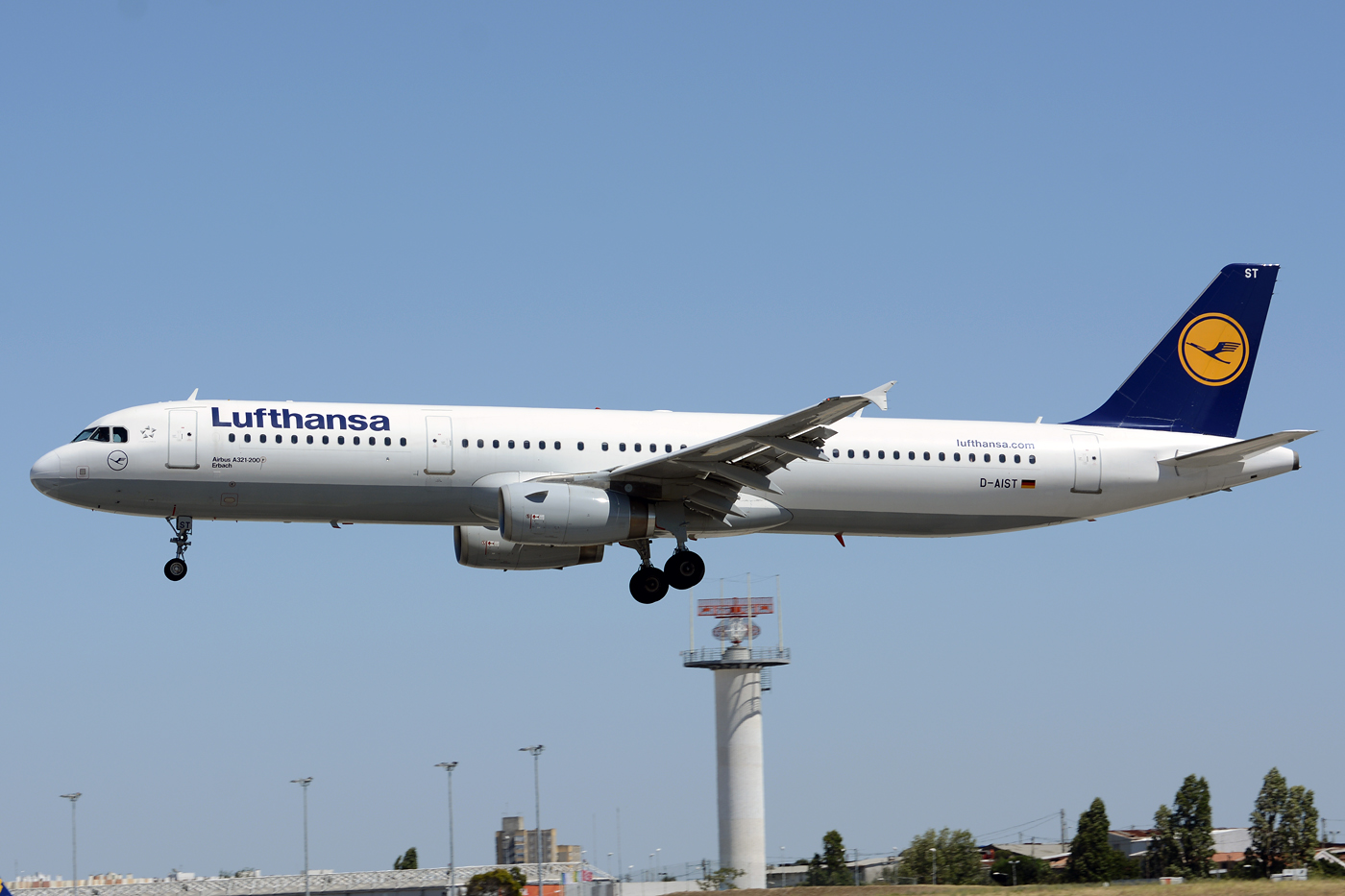 D-AIST · Airbus A321-231 · (LIS / LPPT)
