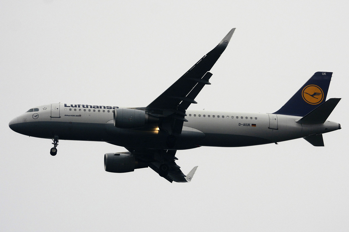 D-AIUK (6423) 2015 Airbus A320-214