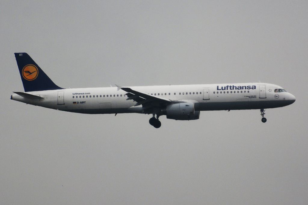 D-AIRT, (cn 652), Airbus A321-131
