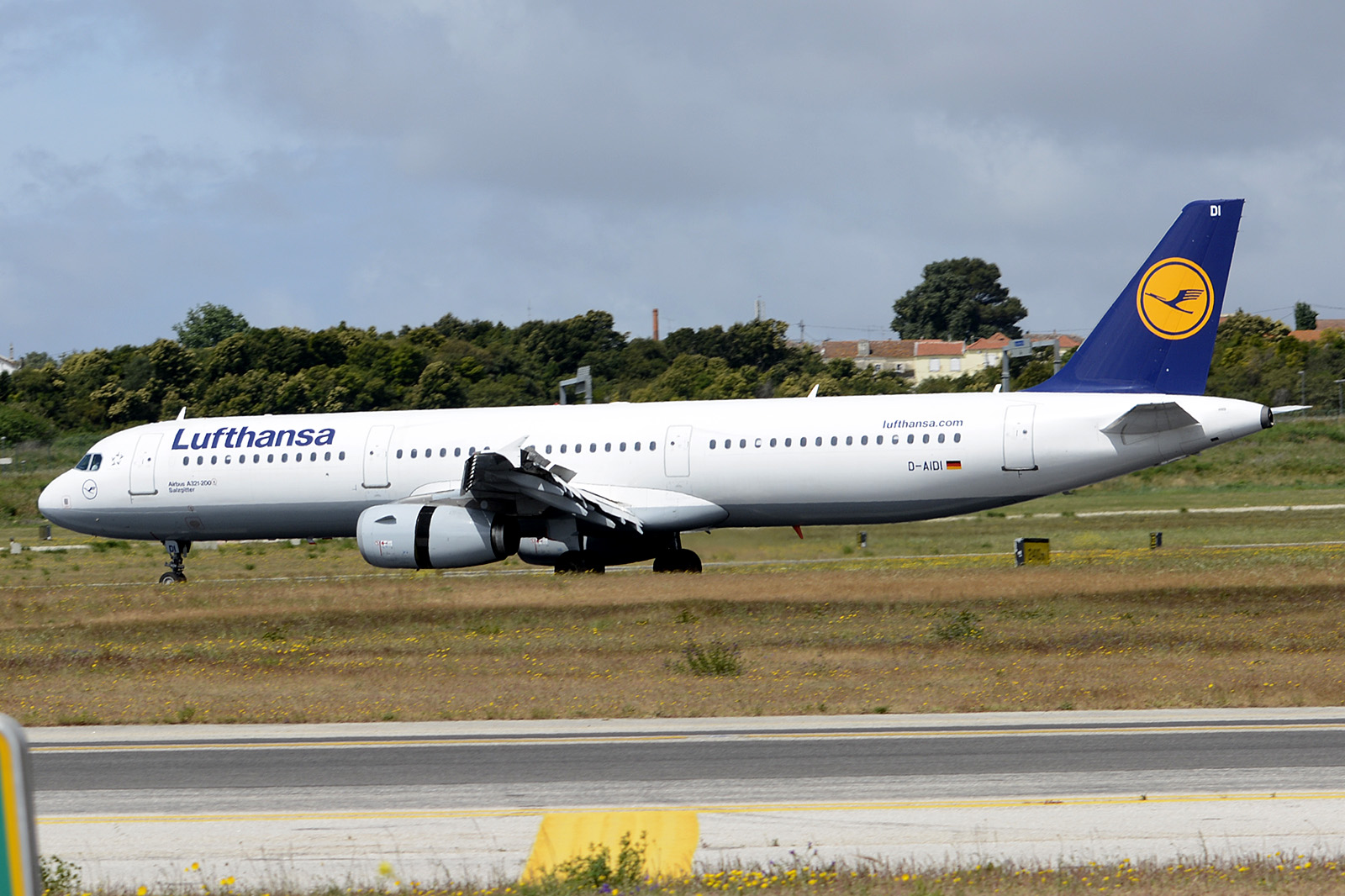 D-AIDI · Airbus A321-231 · (LIS / LPPT)