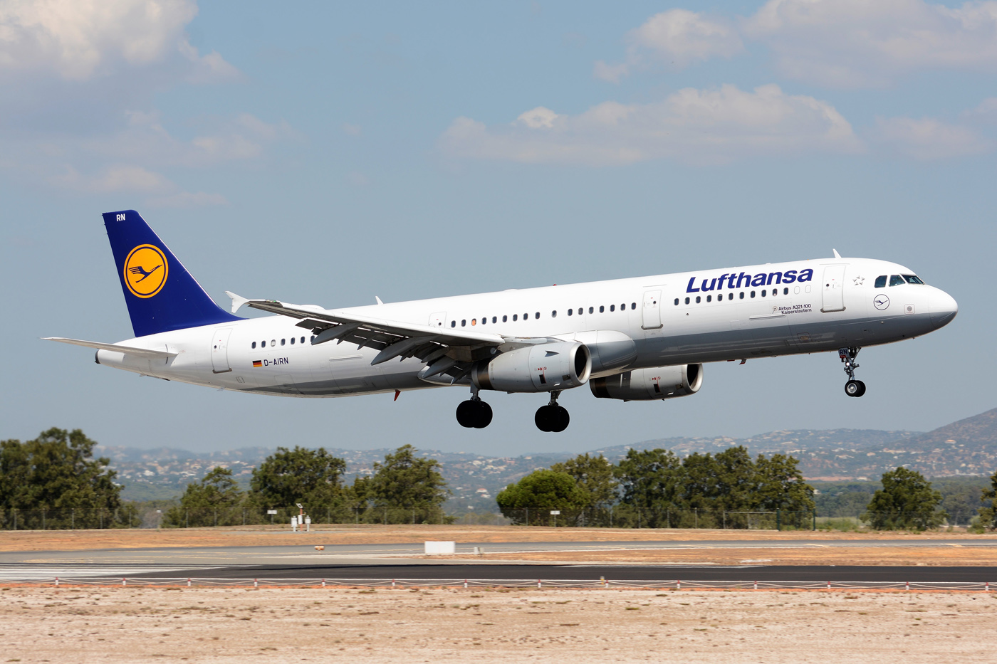 D-AIRN · Airbus A321-131 · (FAO / LPFR)