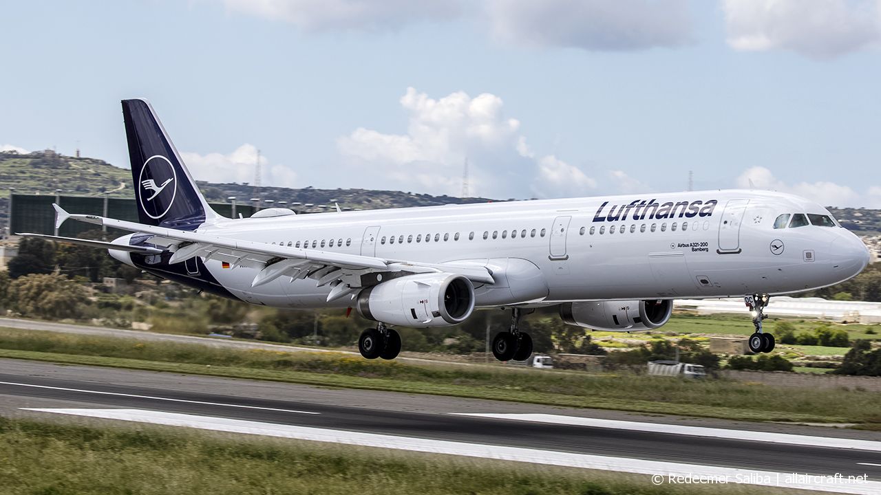 D-AIDC (4560) 2011 Airbus A321-231