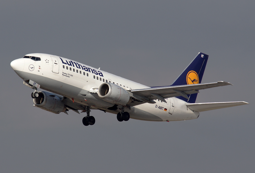 D-ABIT · Boeing 737-530 · (STR / EDDS)