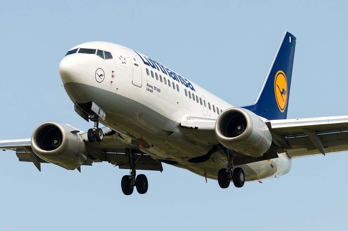 D-ABII · Boeing 737-530 · (VKO / UUWW)
